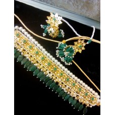 EMERALD AND PEARL NECKLACE (GULUBAND)